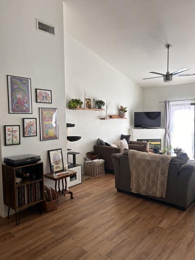 Female roommate replacement needed!  Main Photo