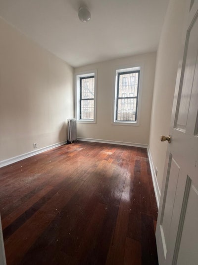 Large 4 Bedroom - West 171st street  Main Photo