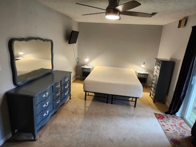 Basement bedroom & bathroom  Main Photo