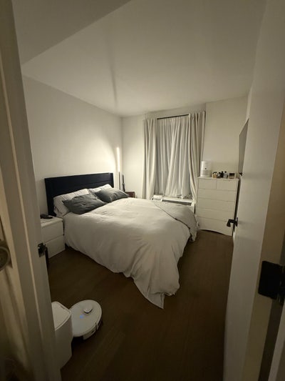 Furnished room available in 2B1B No fee Main Photo