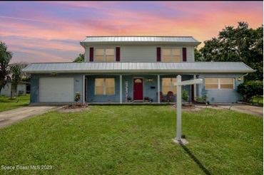 Large Master Bedroom in Single Family Home in Pal Main Photo