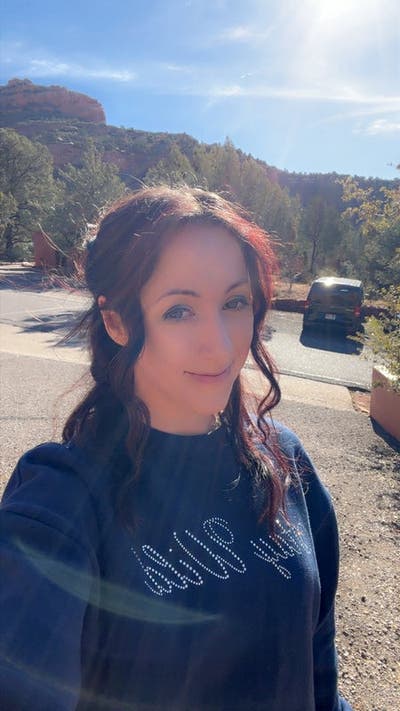 Couple seeking reasonably priced room Main Photo