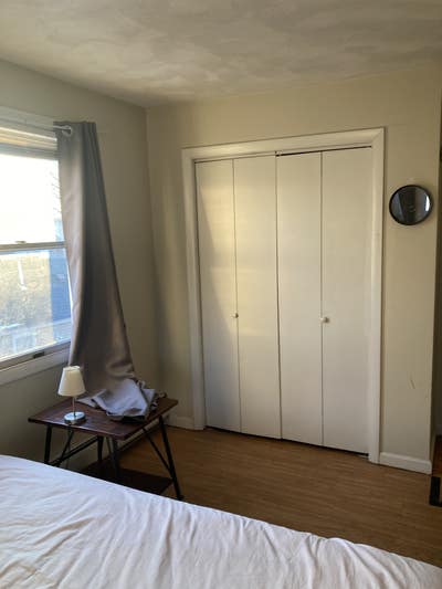 Sunny Large fully furnished bedroom in a shared ap Main Photo
