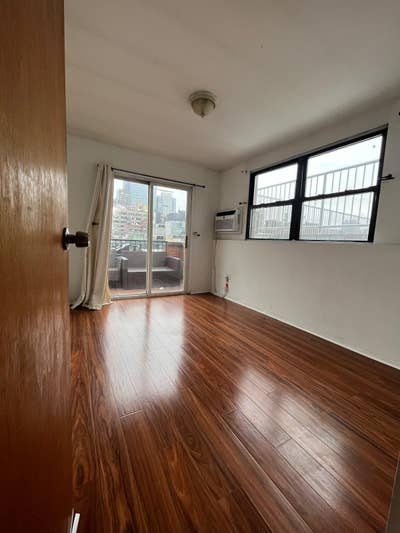 ✨ Super Spacious Room W/ Private Bath in Midtown ✨ Main Photo