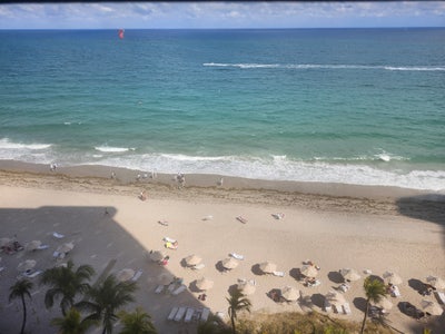 Sharing Lg 2 bed2.5 bath beachfront condo  Main Photo