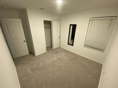 10’ x10’ room, furnished house, no utility bills Main Photo