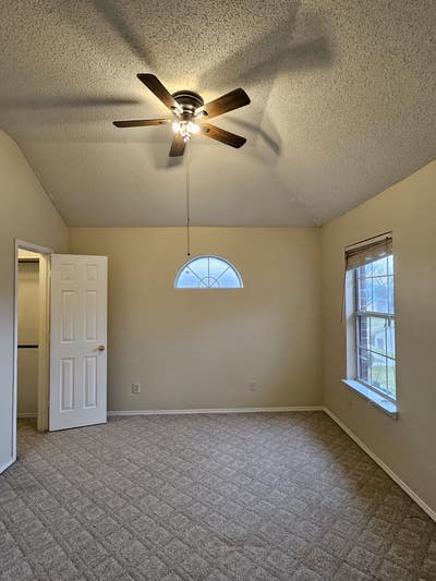 $850/mo, private bathroom, washer/dryer included Main Photo