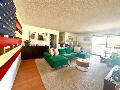 Private Room in Relaxed Valley Village Apartment Main Photo