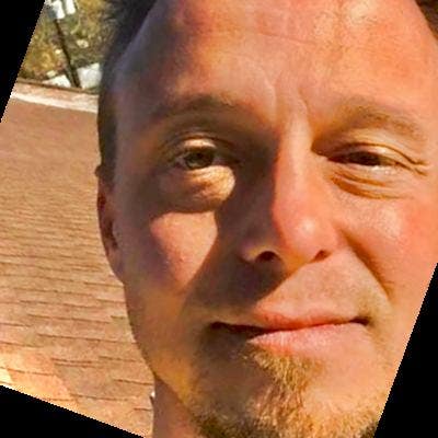 Looking for a cozy place while I’m working  Main Photo