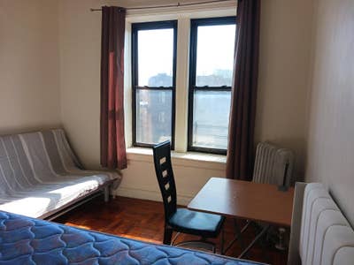 Big clean room for one girl Main Photo