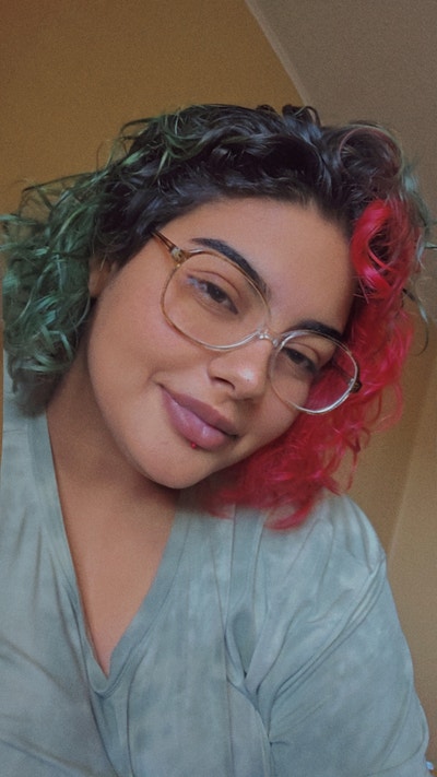 Professional Female seeks a small or large room Main Photo