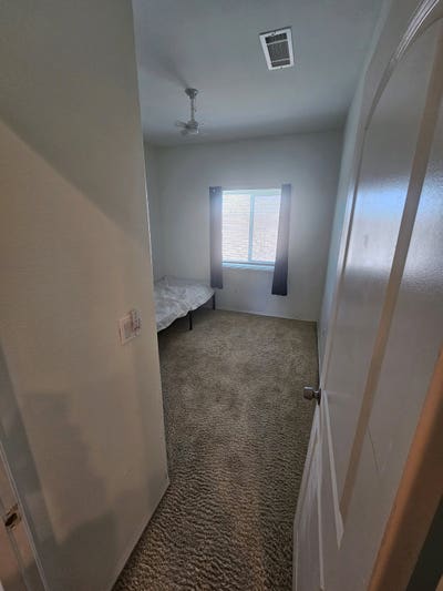 Room Available (Professional) Main Photo