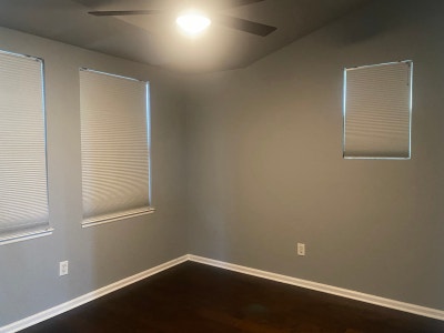 Room with private remodeled bath in lovely single  Main Photo