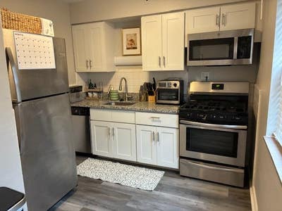 Wonderful Rehabbed bath in St. Louis Hills! Main Photo