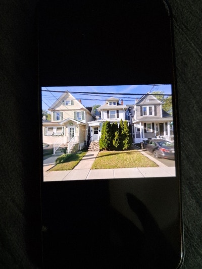 Beautiful furnished apartment with yardclose to bu Main Photo