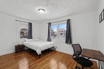  Large Renovated  Fernhill Living  Utilities Inclu Main Photo