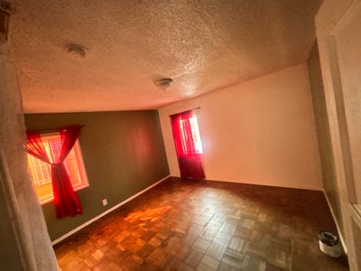 Room with shared bath, kitchen, parking and yard.  Main Photo