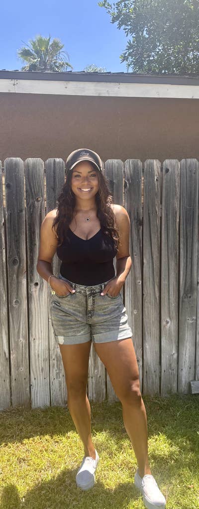 Responsible woman looking for room in LA area Main Photo