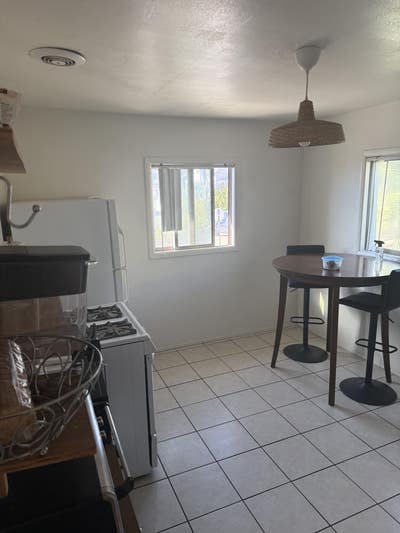 1000 furnished Room Mission Hills Main Photo