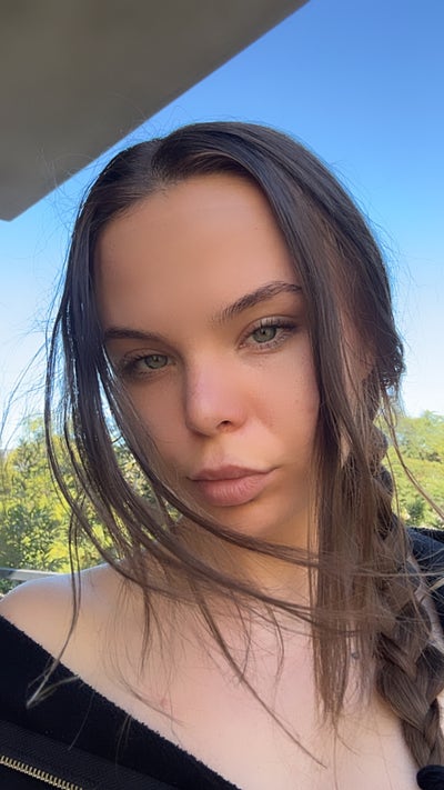 Responsible woman looking for LA room now Main Photo