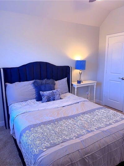 Furnished Private Room + Upstairs Lounge in Beauti Main Photo