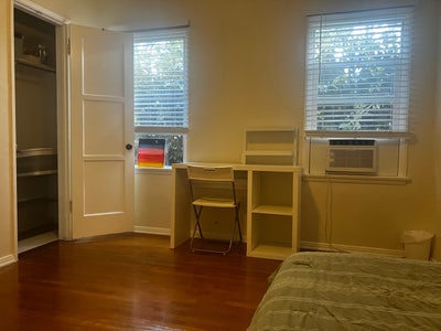 Room for rent in WeHo Main Photo