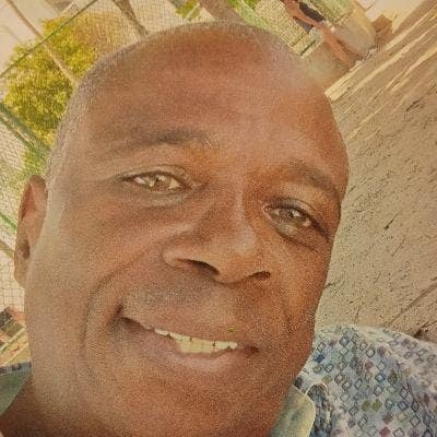 looking for 6 month stay Main Photo