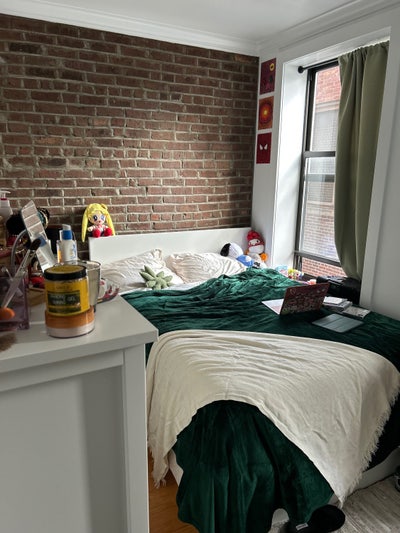 Looking for a roomate !! Move in date April 30th. Main Photo