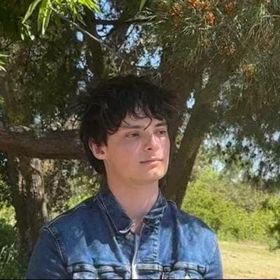 25yr old looking for roommates in NYC Main Photo