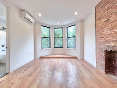Rooms in Stunning 4 Bed/4 Bath Prime Crown Heights Main Photo
