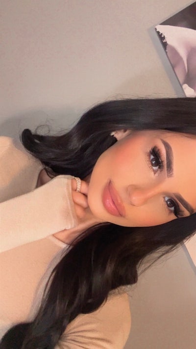 Responsible woman looking for LA room in March Main Photo