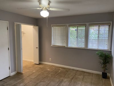 Private entry room available now in Gardena, Ca Main Photo