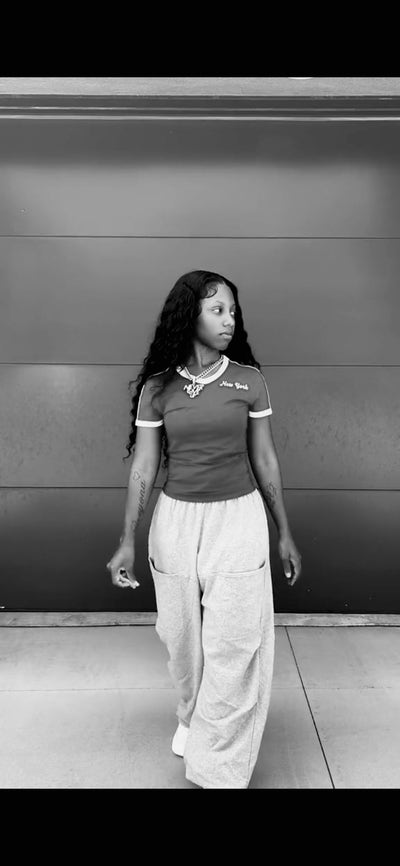 Reliable female looking for LA room April 1 Main Photo