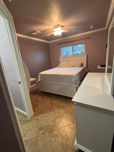 By the week or month/shared bath/smoking outside  Main Photo