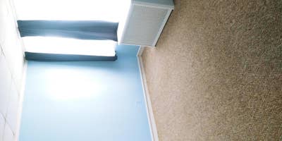 Nice Room by WSU Tatnuck Sq. Area Main Photo