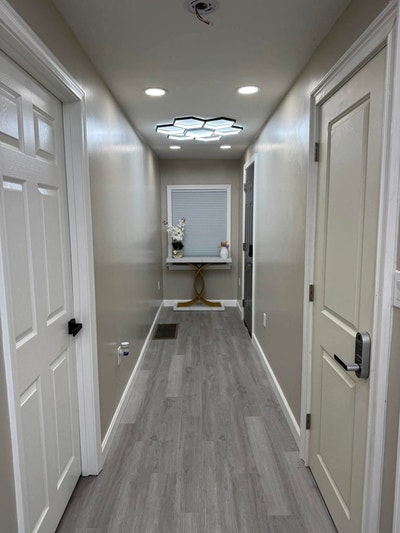 Private room in Downtown close to South Shore hosp Main Photo