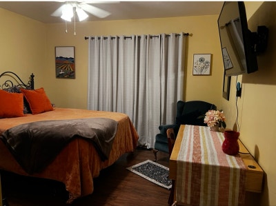 2095 Sqft. Shared Home furnished room private bath Main Photo