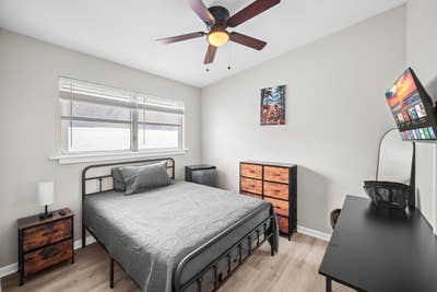 🚌 10 SECOND Walk to Bus Stop  Smart TVs ️ Mini Fr Main Photo