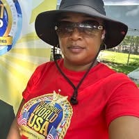 Professional Female seeks a large room Main Photo