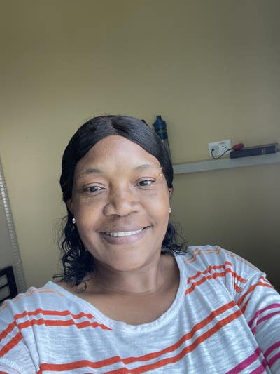 Woman looking for a room in Hawthorne CA Main Photo