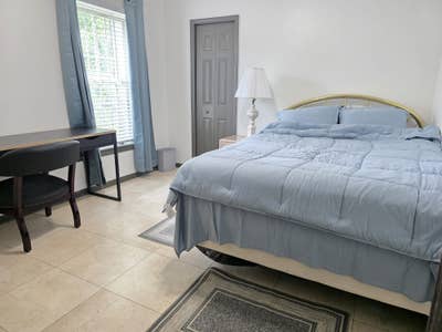 Waterfront Rooms | All Utilities Included Main Photo