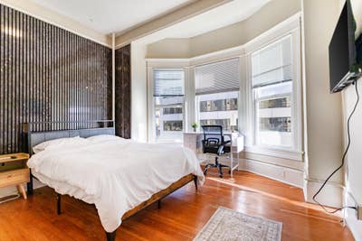 Available Room in First Hill- Unbeatable Location! Main Photo