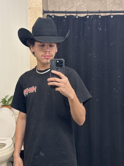 Room wanted in Houston Main Photo