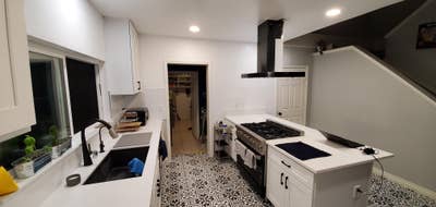 Looking for a Professional, Low-Key (DTLA, CSULA) Main Photo