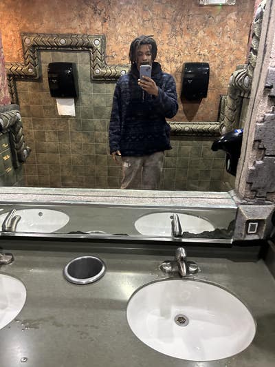 Room wanted in Detroit Main Photo