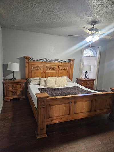 Great size room  Main Photo