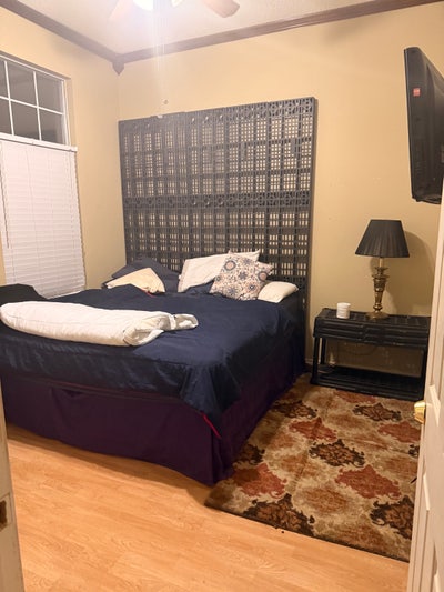 Room with private bathroom  Main Photo