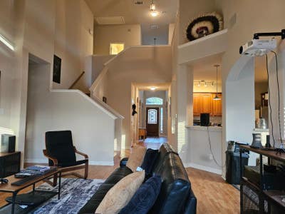 Private Bedroom and Bath in Quiet South Austin Ne Main Photo