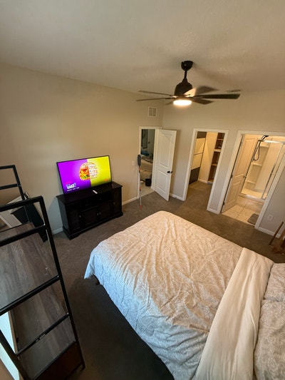 Master BR private ensuite bath Main Photo