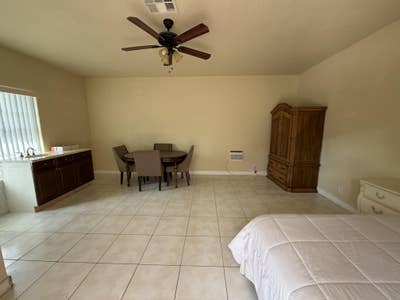 Large spacious and airy studio! Main Photo